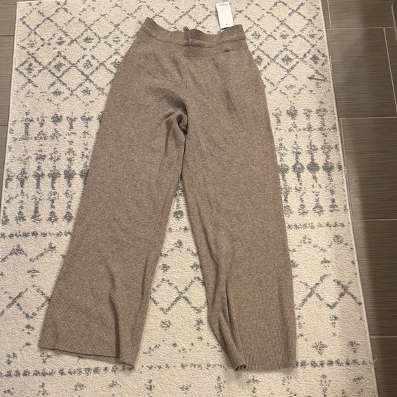 Uniqlo Brown Pajama Pants - Picture 5 of 5